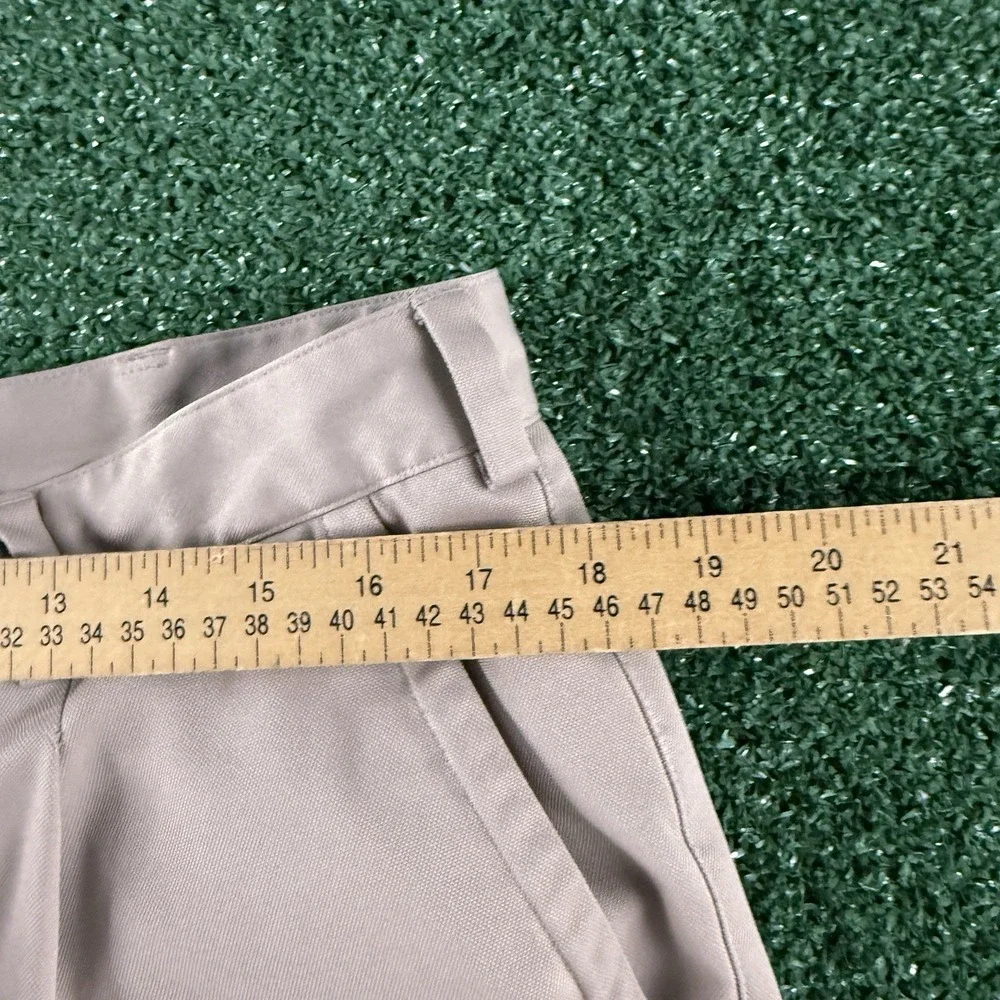 Nike Golf Men's Shorts Size 36 Tan Beige